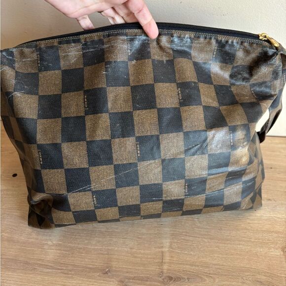 Authentic Fendi light crossbody shoulder bag - Picture 5 of 10